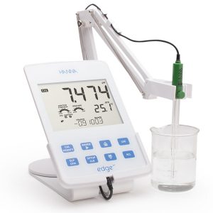 เครื่องวัดค่า pH Meter แบบตั้งโต๊ะ HI208